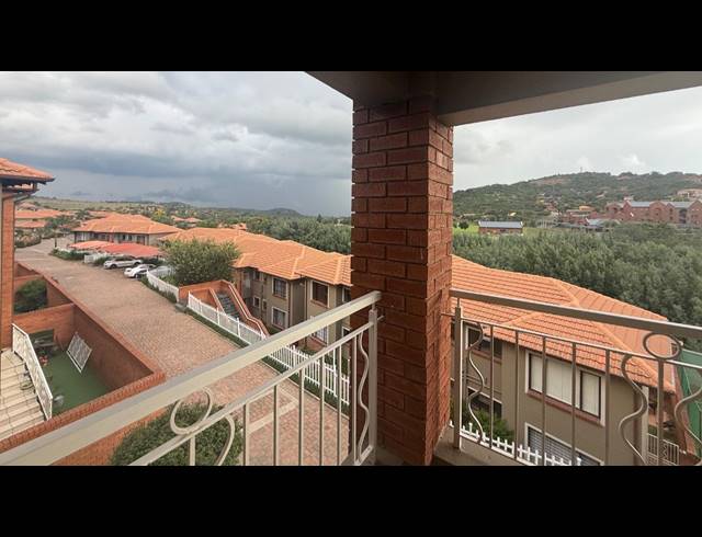 2 BEDROOM APARTMENT FOR SALE IN GLENVISTA